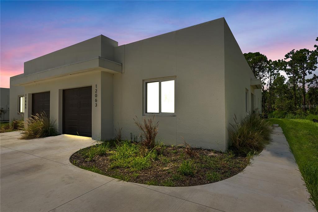 PORT CHARLOTTE SEC 072 - фото