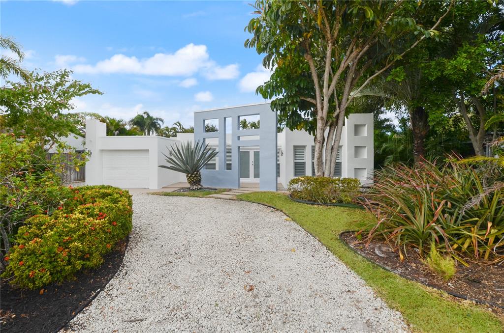 WILTON MANORS - фото