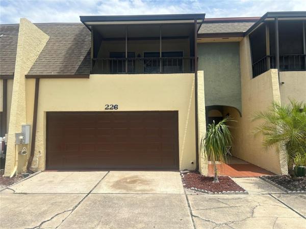 CASTILLE TWNHMS CONDO