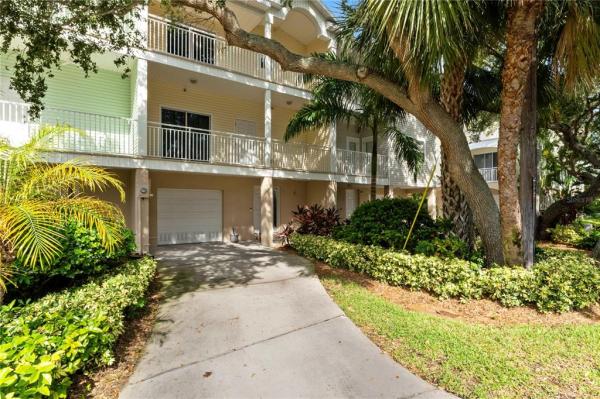 BEACH PARADISE LANDINGS CONDO