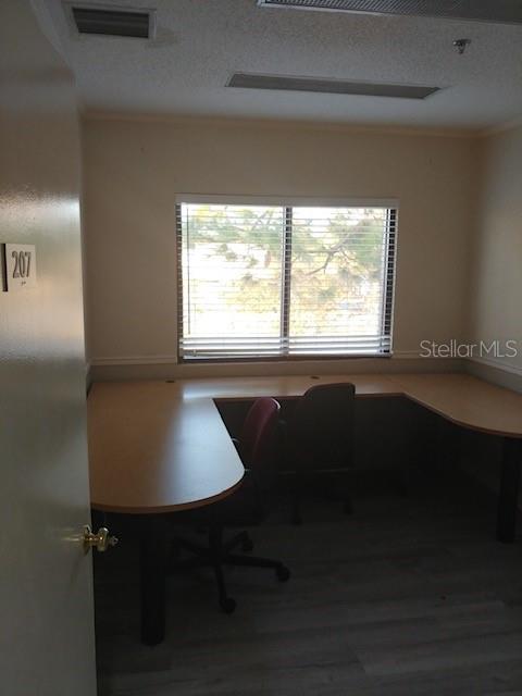 Commercial - фото