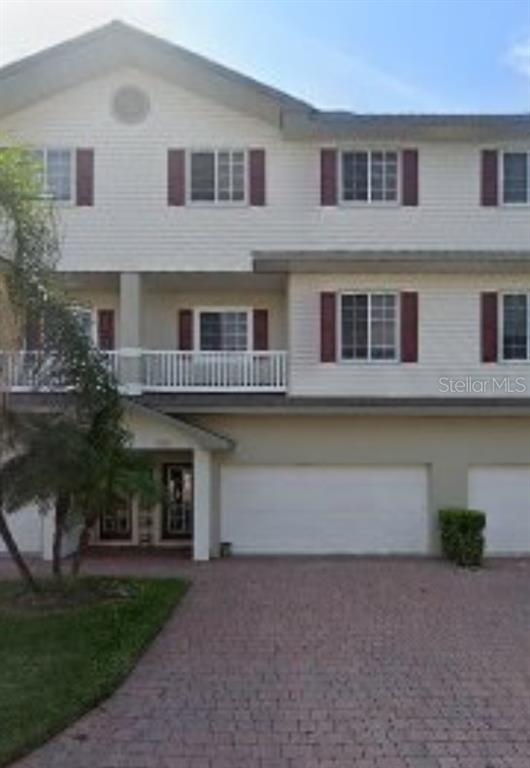 RIVERBAY TWNHMS PH THREE-A - фото