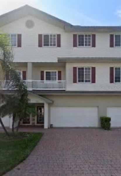 RIVERBAY TWNHMS PH THREE-A