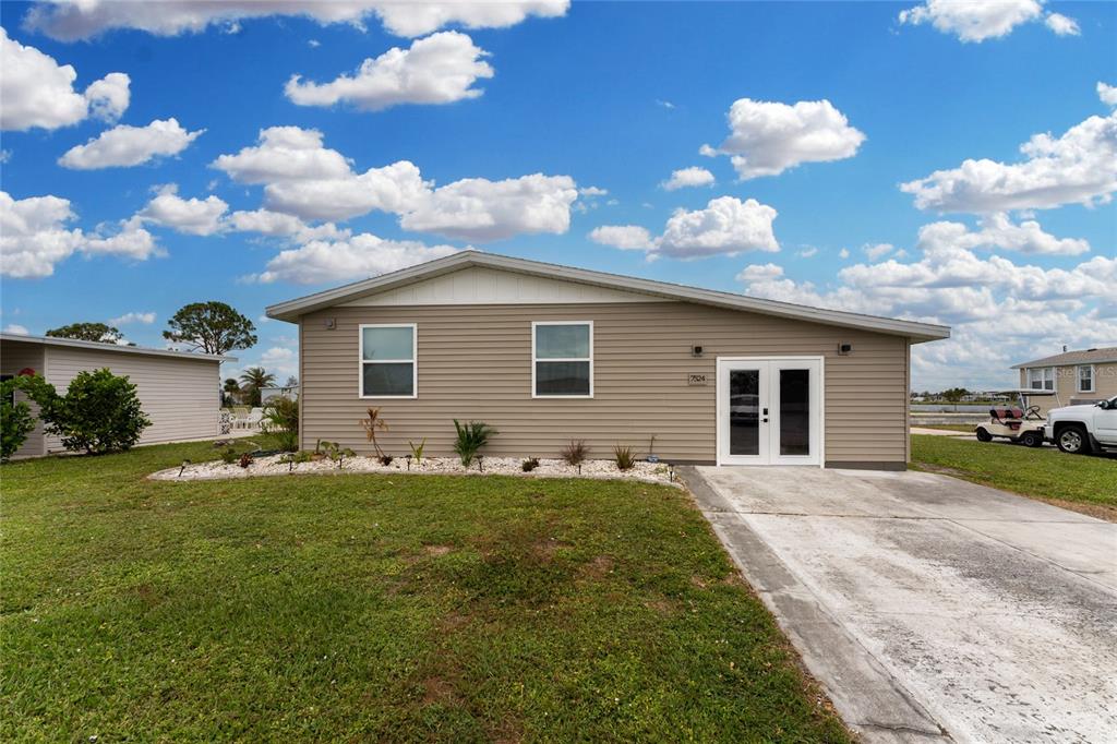 VILLAGE HOL LAKES - фото