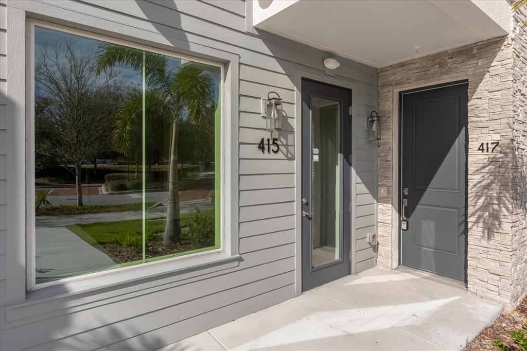 Commercial - фото