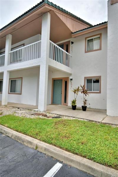COUNTRY LAKE CONDO PH 01