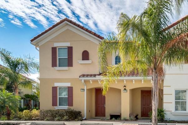 SOLTERRA OAKMONT TWNHMS