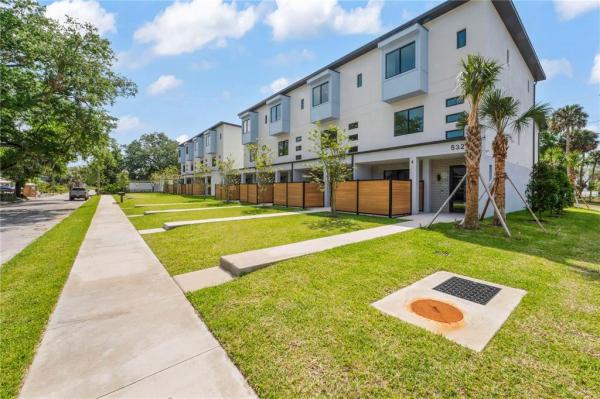 C59 | WEST PLAZA PLACE TOWNHOMES