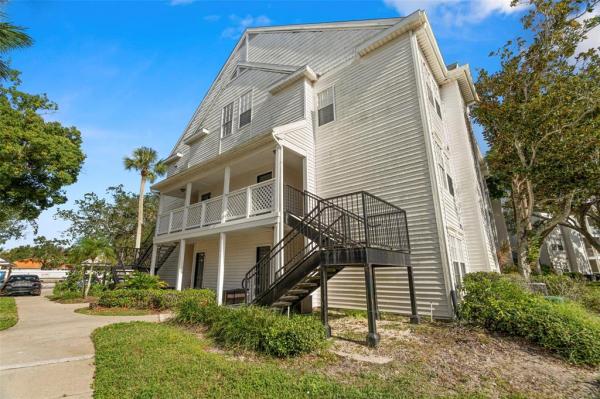BENTLEY AT COBBS LANDING CONDO THE