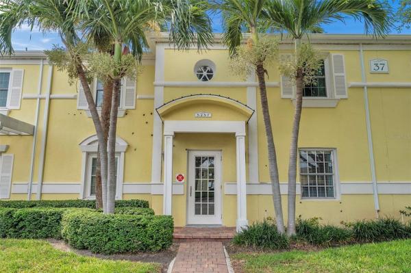 WATERSIDE AT COQUINA KEY SOUTH