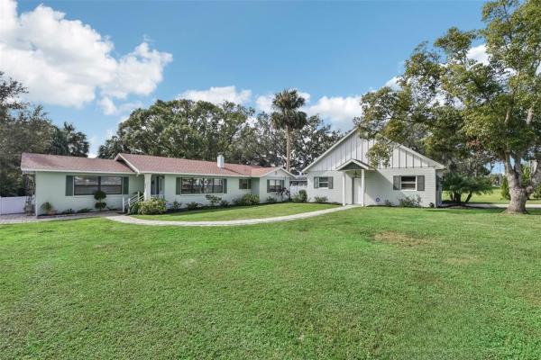 MOUNT DORA GARDNERS