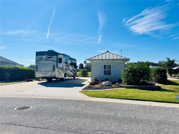 FLORIDA GRANDE MOTOR COACH RESIDENCE