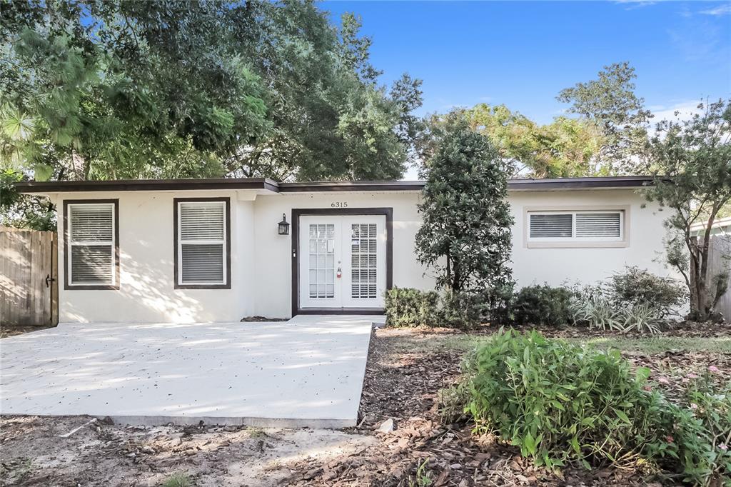 WHISPERING HILLS - фото