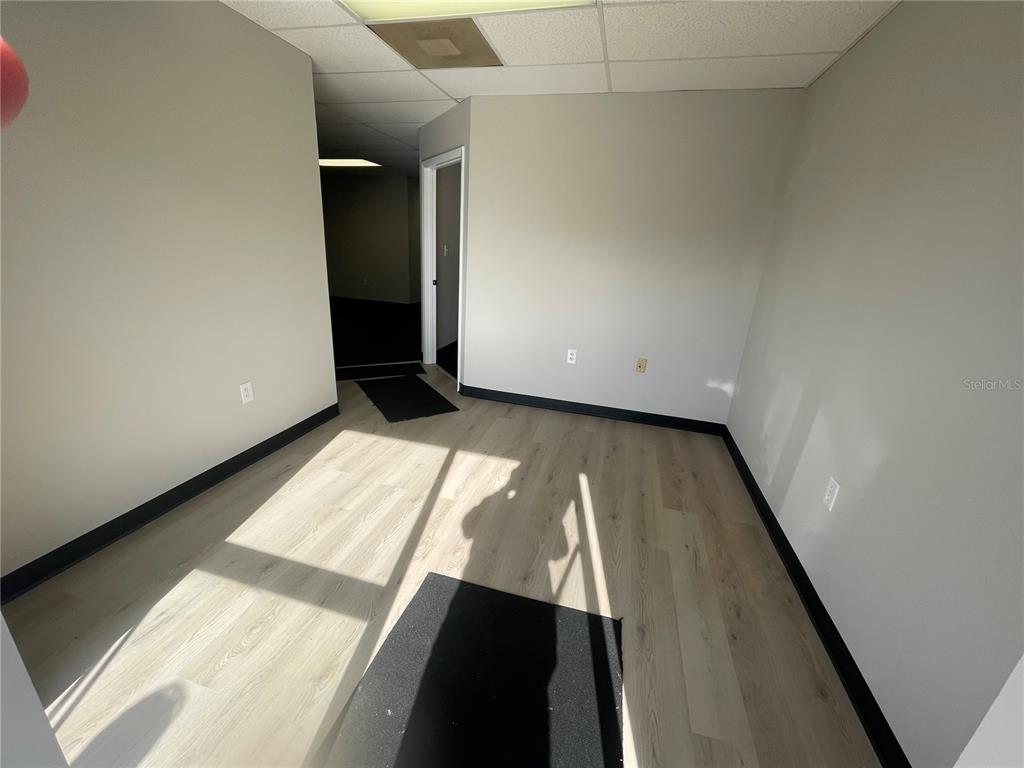 STARLITE COMMERCE CENTER 48 137 - фото