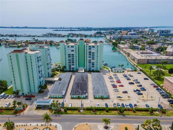 THREE PALMS POINTE CONDO - фото