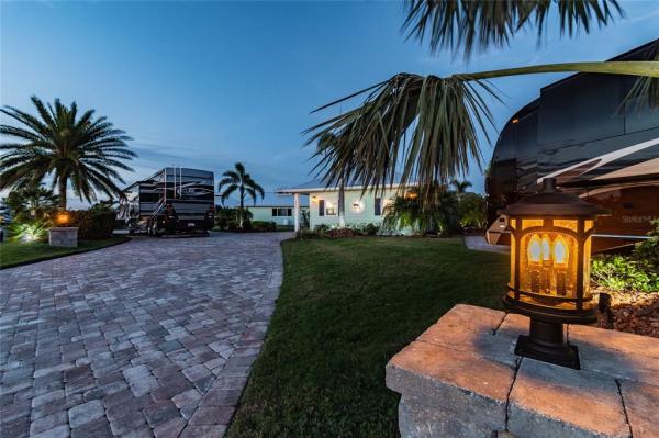 THORNTON CRK MOTORCOACH RESIDENCE