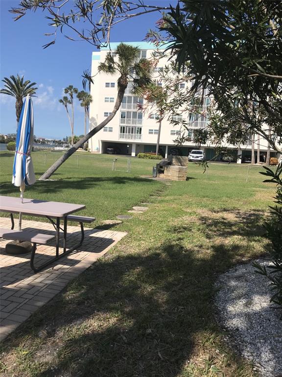 IMPERIAL POINT CONDO - фото