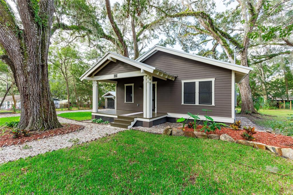 SAXONS SUB ADD TO BROOKSVL - фото