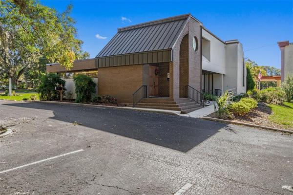 HOWELLS ESTATE DIV TO