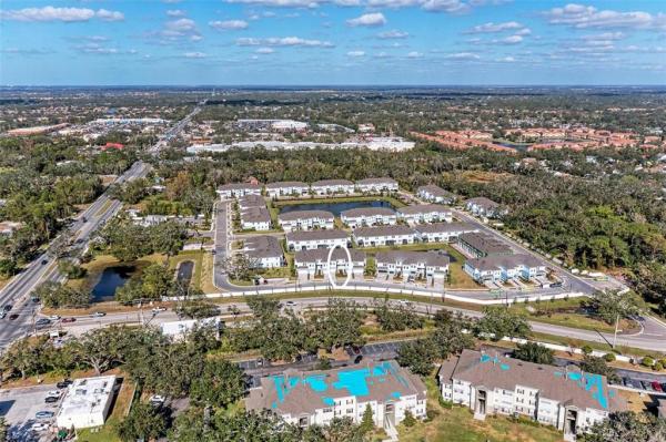 SIENNA PARK TOWNHOMES AT UNIVERSITY