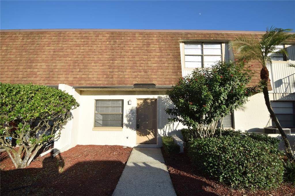 FAIRWOODS A CONDO - фото