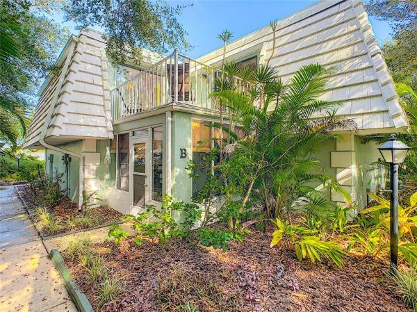 BAHAMIAN CLUB UNITS 01-03 INC