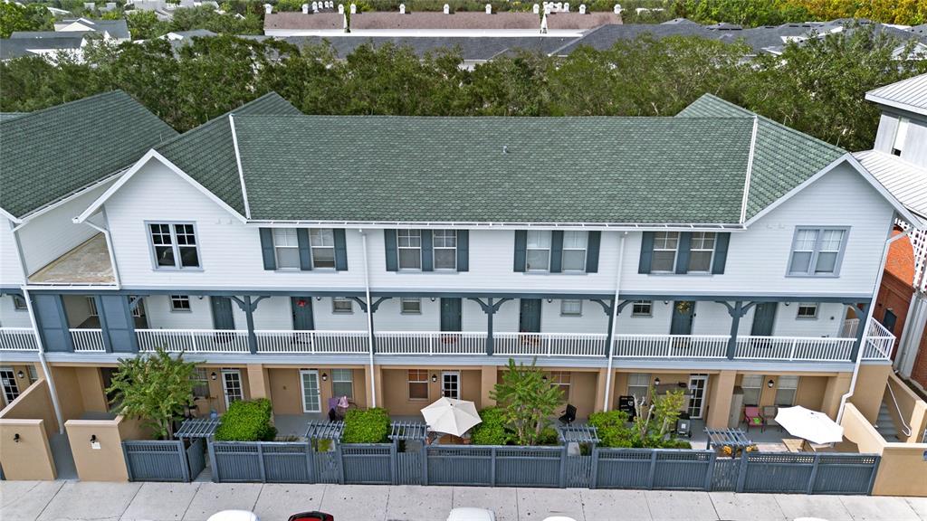 TOWN CTR CONDO - фото