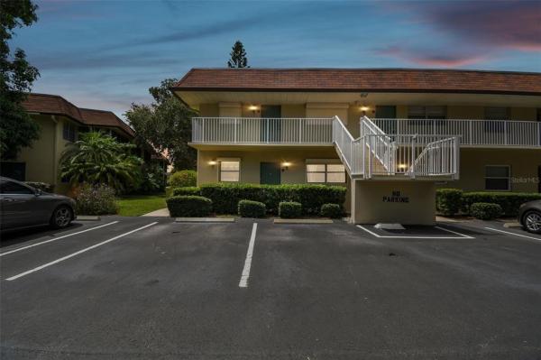 CAPE SHORES APT BLDG NO11 CONDO