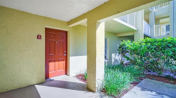 MEADOWLAKE PALM HARBOR CONDO