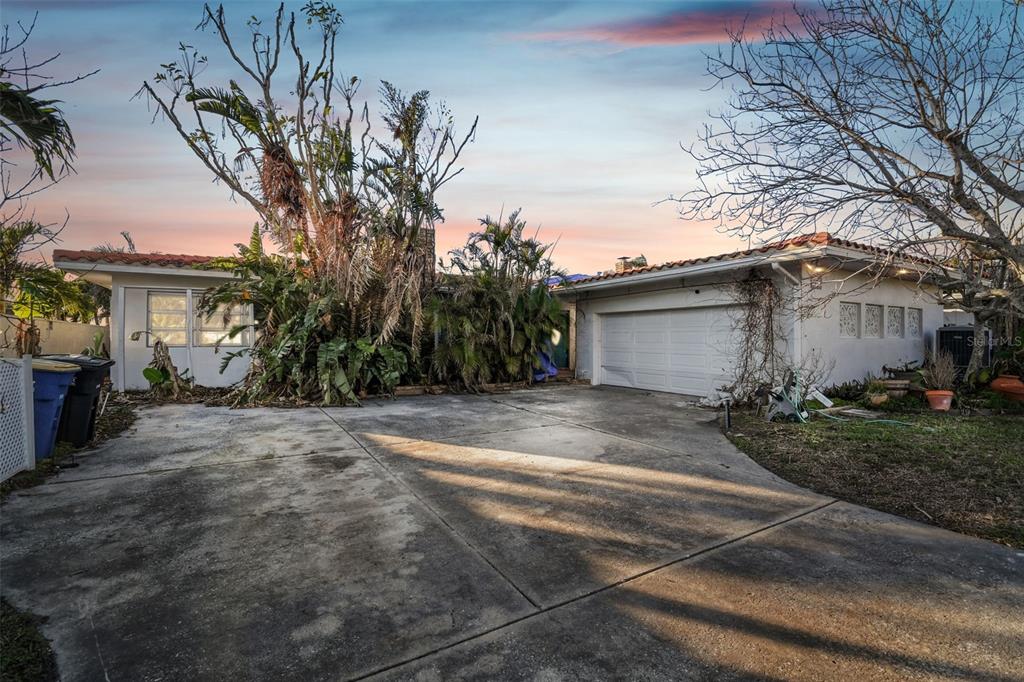 VENETIAN POINT - фото