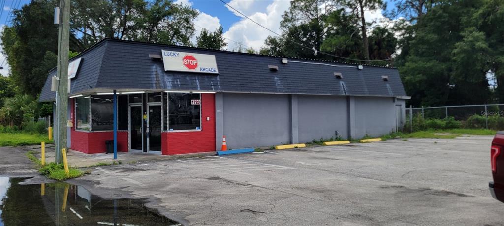 BRYANS BARBERVILLE - фото