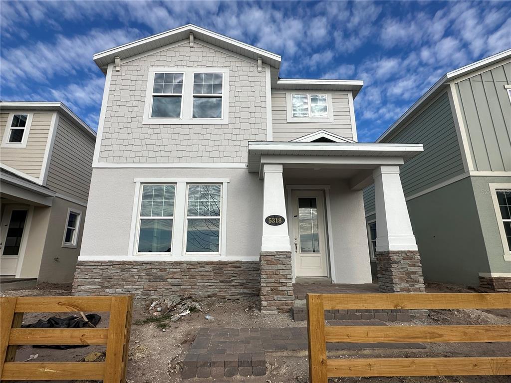 CENTER LAKE ON THE PARK - фото