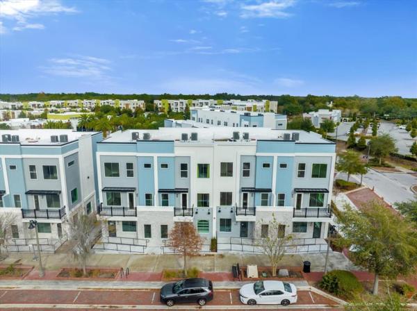 TOWNHOMES AT CITY PLACE