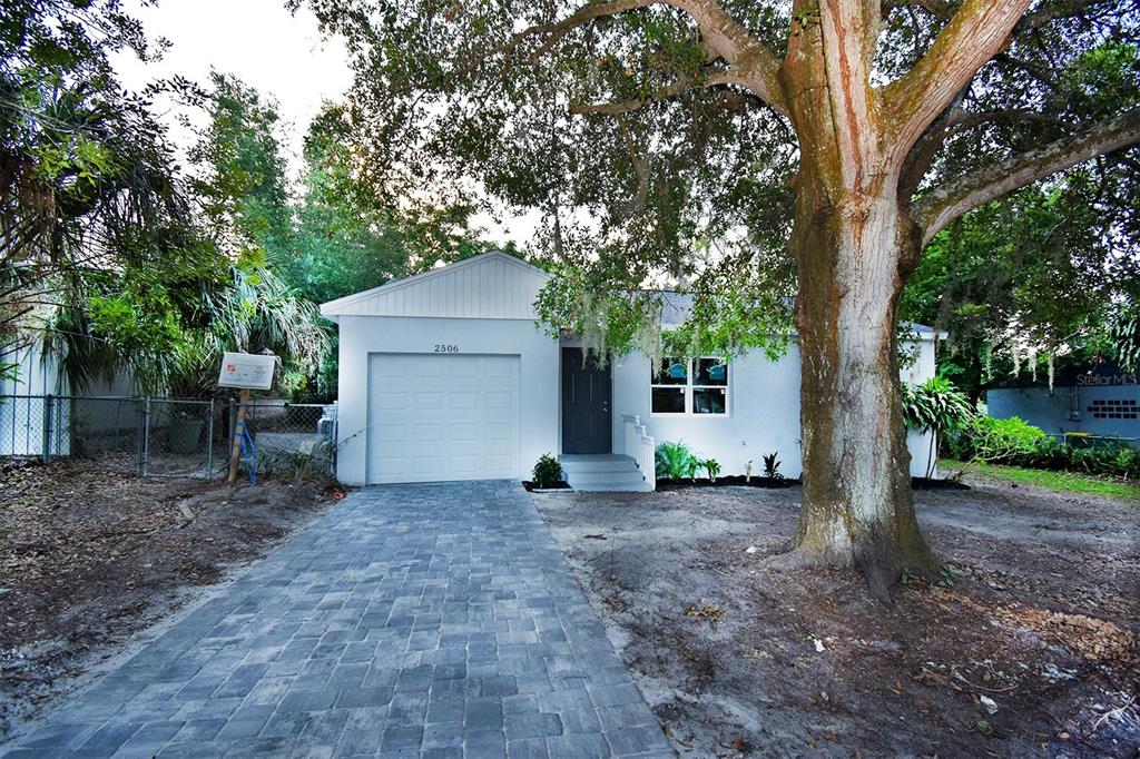 CARLTON TERRACE AMD - фото