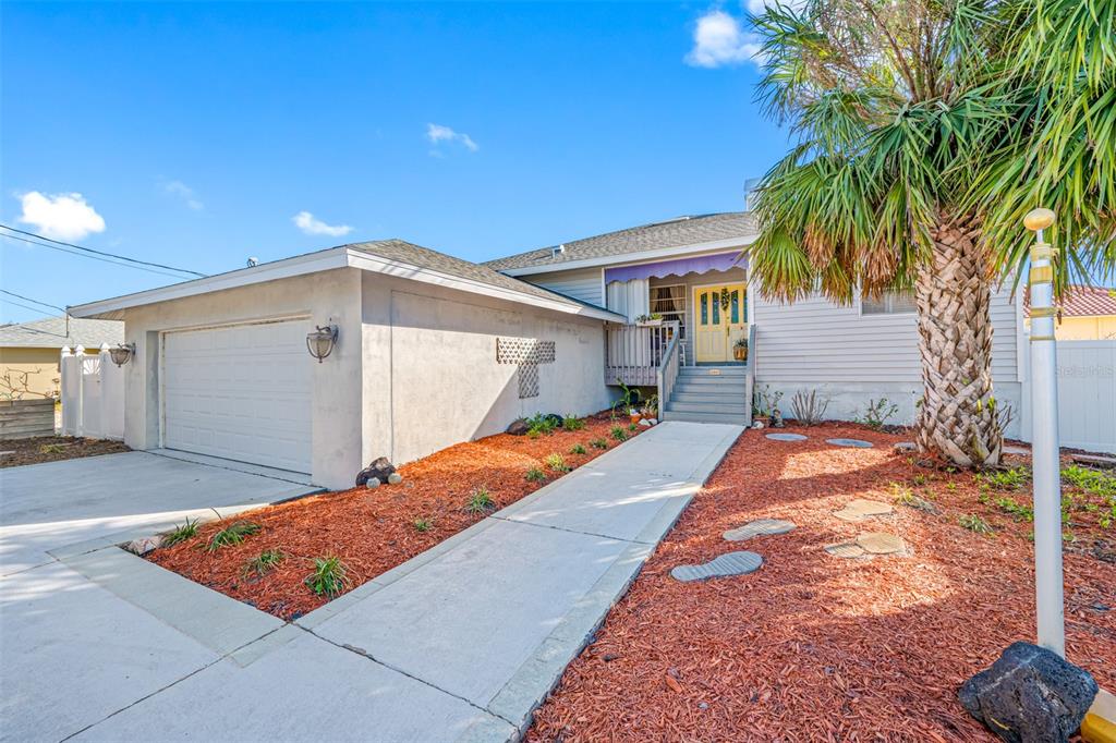 HOWARD ESTATES - фото