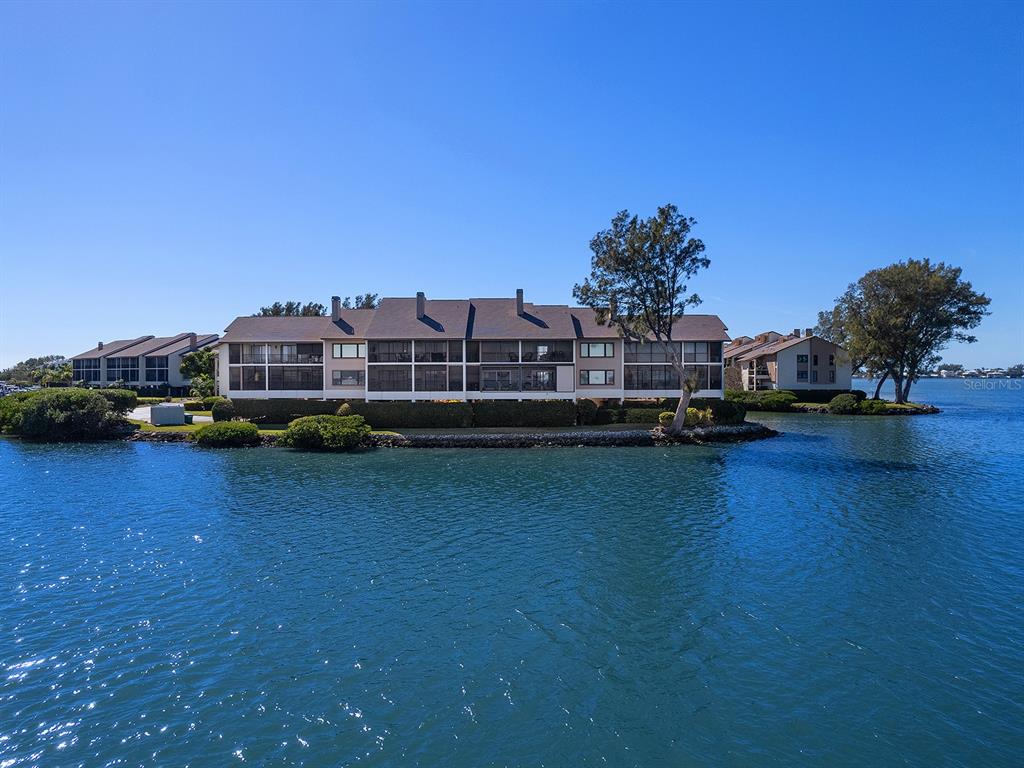 MARINERS COVE III - фото