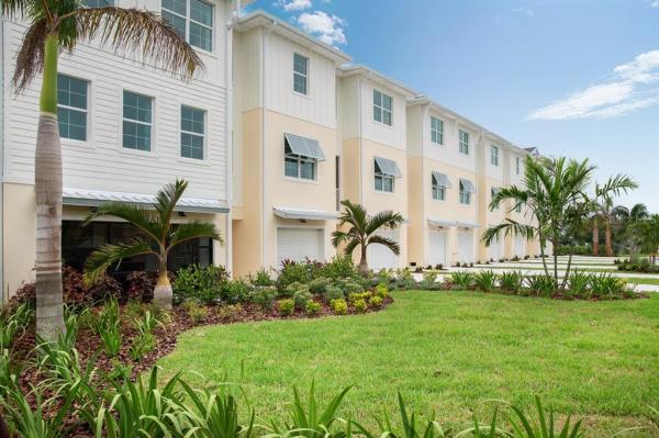 TOWNHOMES OF SEMINOLE ISLE