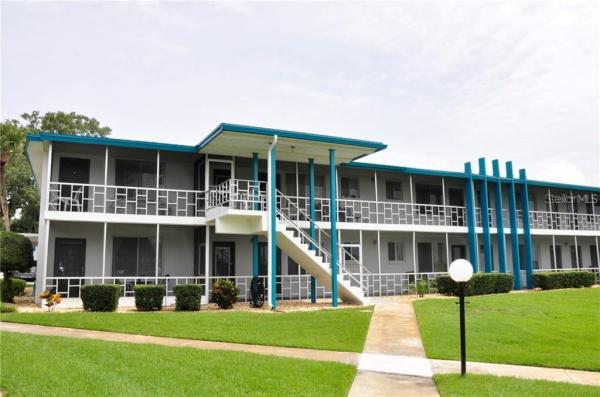 LAKELAND HARBOUR CONDOMINIUMS