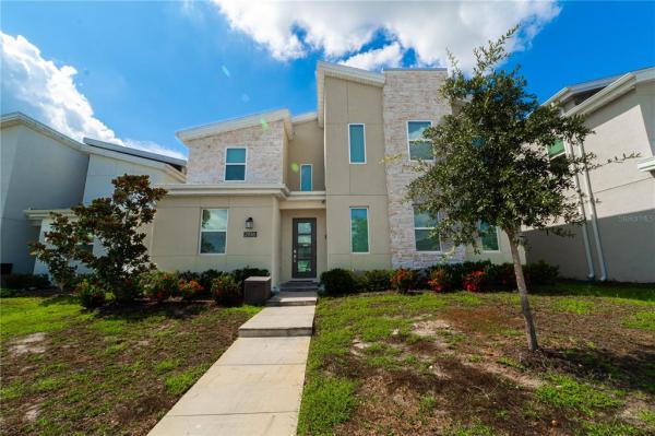 COVE AT STOREY LAKE III