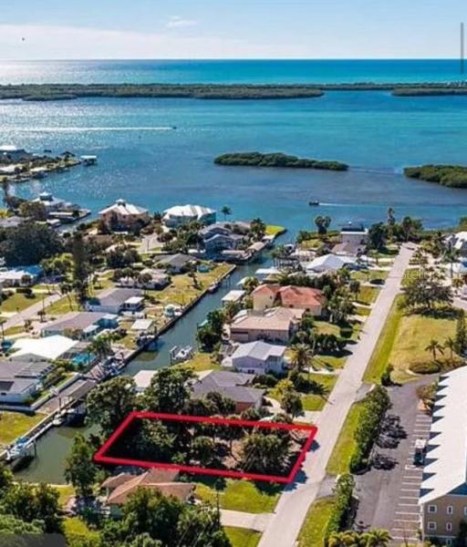 LANDINGS ON LEMON BAY