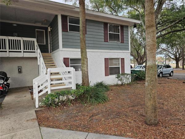 COUNTRY CLUB VILLAGE