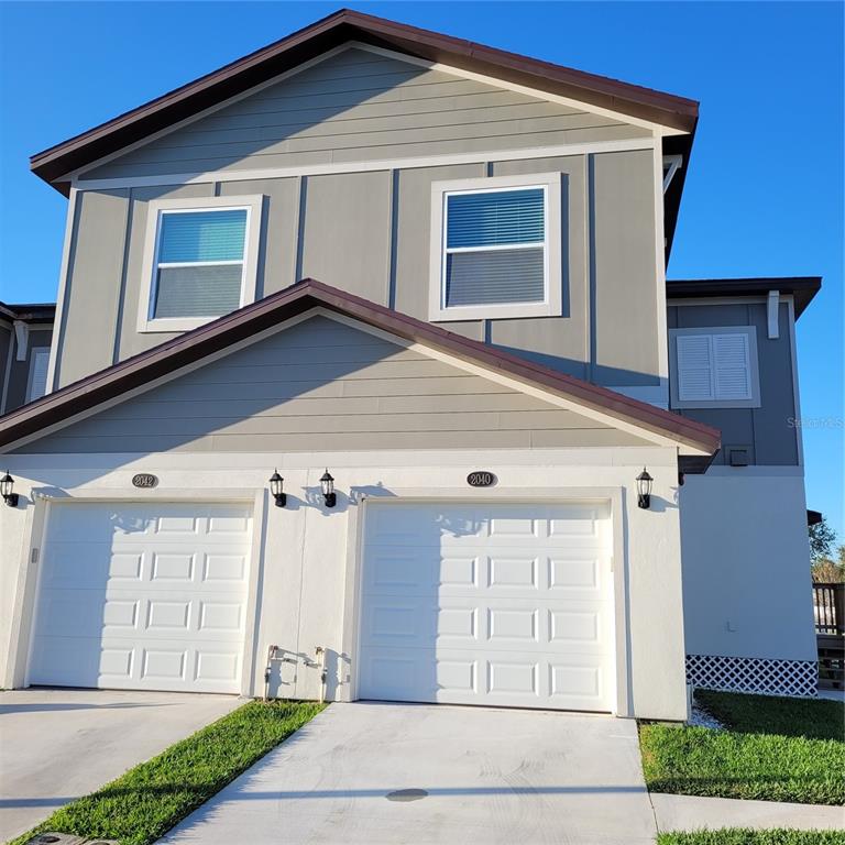 WHITNEY TWNHMS - фото