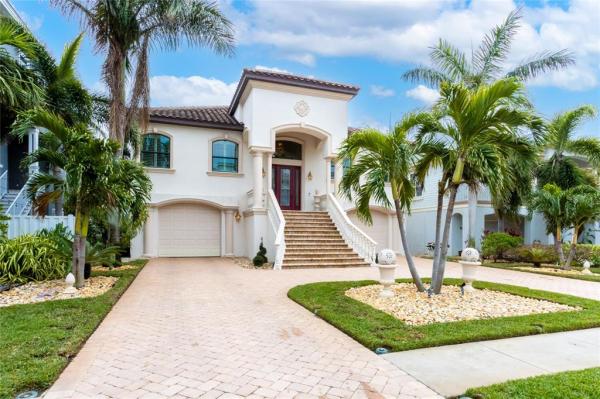 REDINGTON SHORES YACHT & TENNIS CLUB