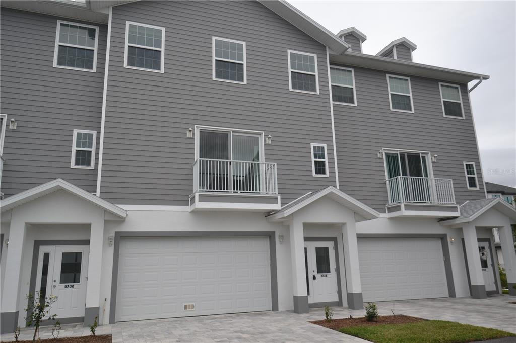 WATERS EDGE - фото