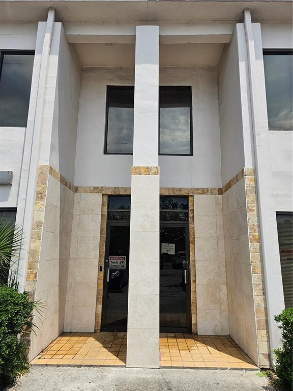 Commercial - фото