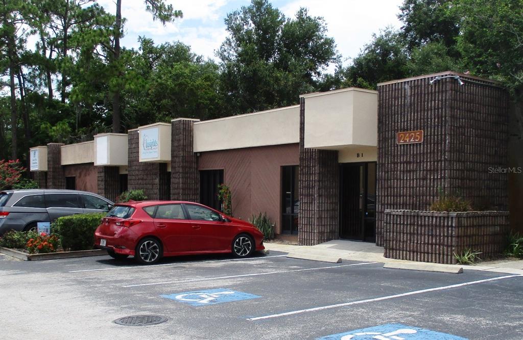 WHISPERING PINES PROFESSIONAL PLAZA CONDO - фото