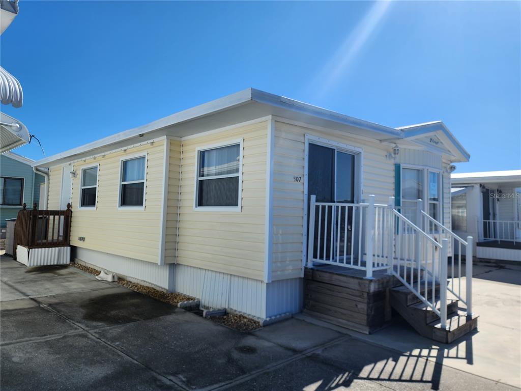 HOLIDAY TRAVEL PARK ENGLEWOOD - фото