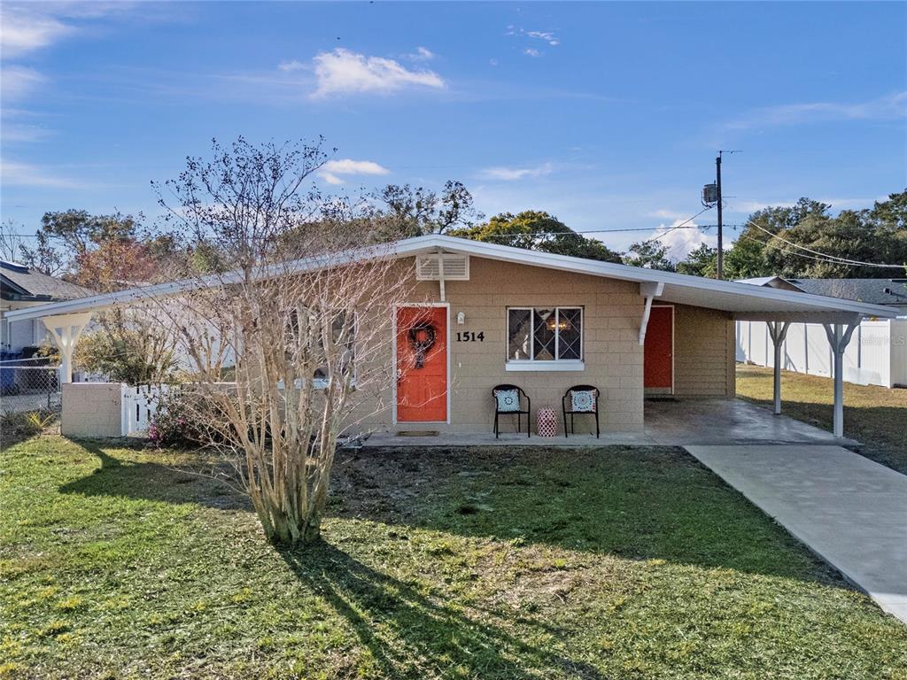 PEACH LAKE MANOR - фото