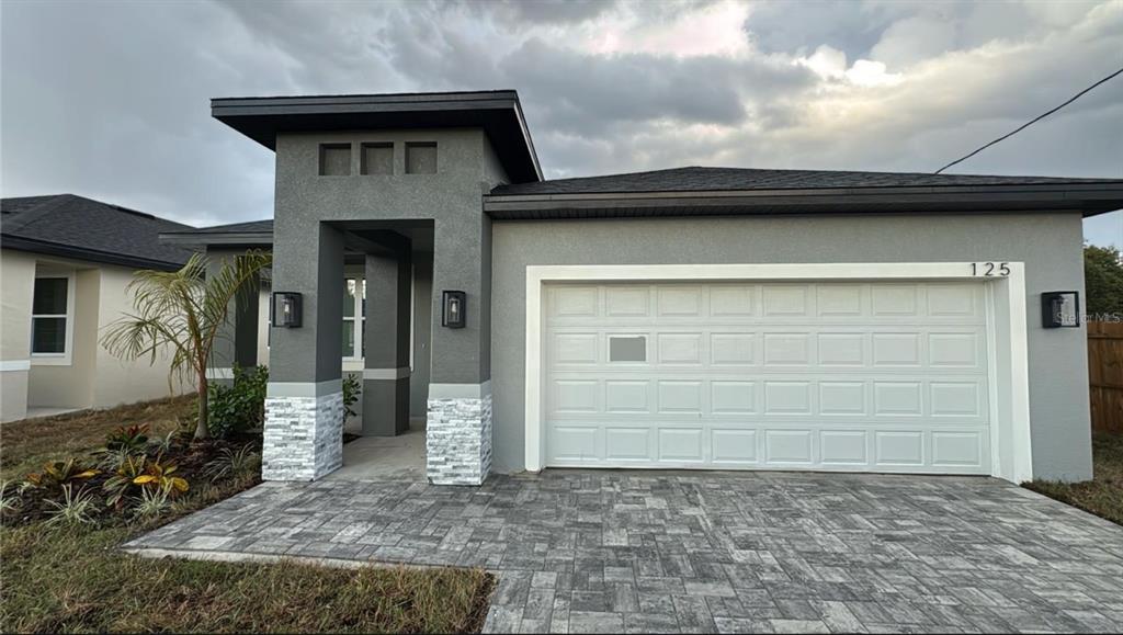 Single Family - фото