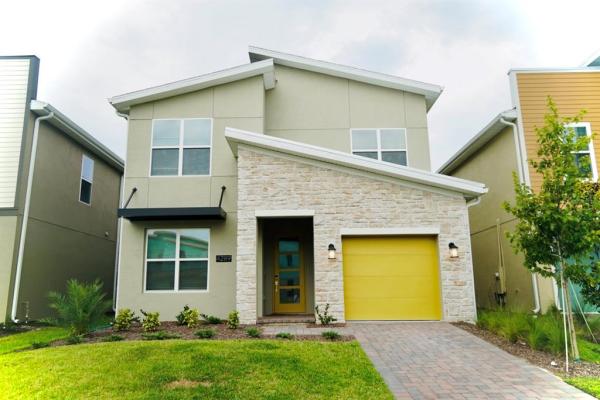 COVE AT STOREY LAKE 4